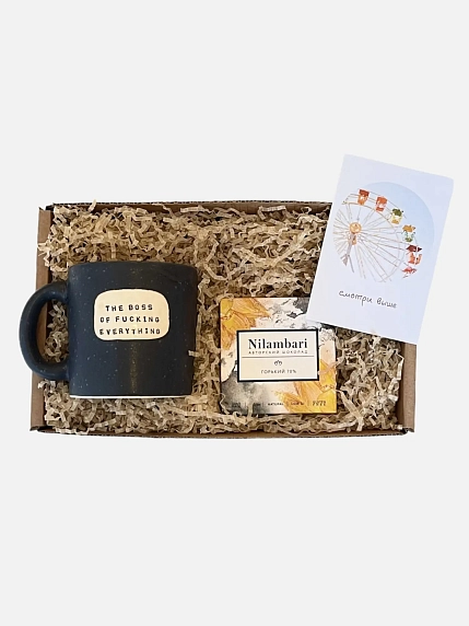 Подарочный набор с кружкой «The boss of f***ing everything» и шоколадом, фото 1.