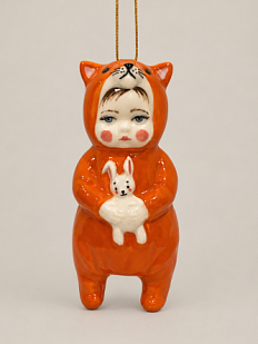 Ёлочная игрушка Ким керамика «Малыш в костюме лисы», 10 см, фарфор