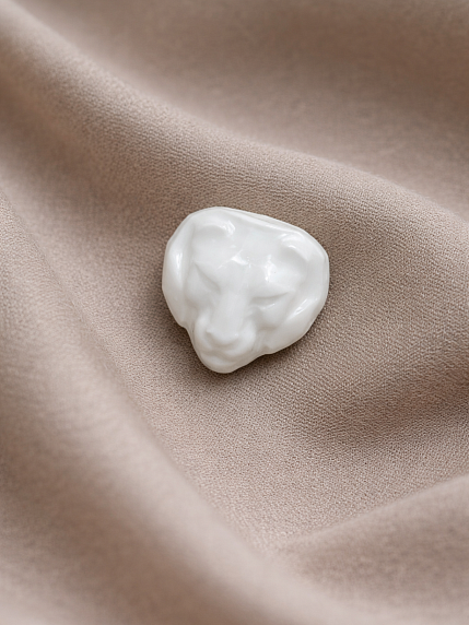 Брошь ручной работы Bulygin «Львица», белая, фарфор, фото 2.