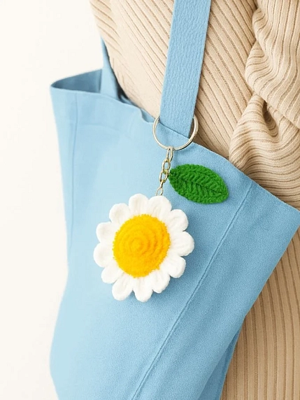 Вязаный брелок, обвес на сумку DARI DARI «Ромашка», белый, большой, 6,5 см, фото 2.