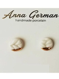 Серьги-гвоздики Анна Герман круглые с оттиском листа, фарфор, бело-золотистые