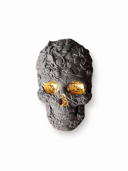 Брошь ручной работы Bulygin «Череп» малая, фарфор, чёрно-золотистая, фото 2.
