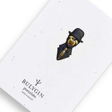 Брошь ручной работы Bulygin «Магритт», фарфор, чёрно-золотистая, фото 1.