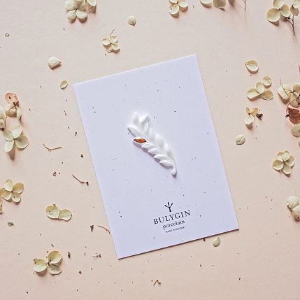 Брошь ручной работы Bulygin «Веточка», фарфор, бело-золотистая, фото 3.