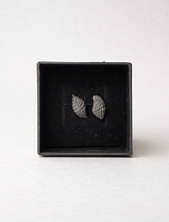 Сережки-гвоздики ракушки «Рапана», чёрные, фарфор