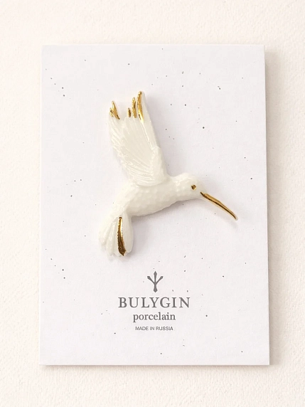 Брошь ручной работы Фарфор Булыгина «Колибри», бело-золотистая, фото 1.