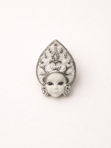 Брошь ручной работы Bulygin «Кокошник», бело-серебристая, фарфор, фото 2.