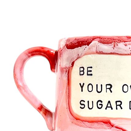 Кружка ручной работы NF ceramics «Be your own sugar daddy», красная, керамика, 500 мл, фото 2.
