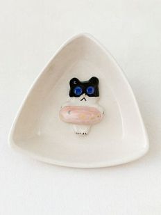 Тарелка треугольная с фигуркой внутри Котик-пончик, розовый, керамика, 13 см
