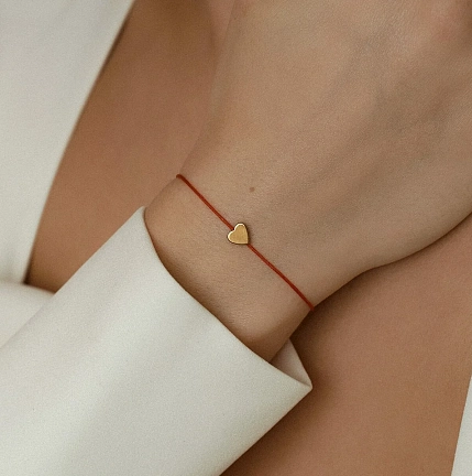 Браслет Something Special золотистое сердце mini на красной нити, фото 2.