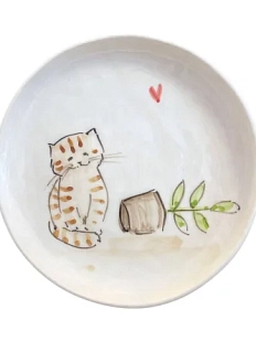 Тарелка ручной работы Котик с разбитым цветком, керамика, 13-14 см