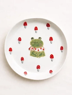 Тарелка ручной работы Ким керамика с бортиком Лягушка с мухоморами, белая, фарфор, 19 см