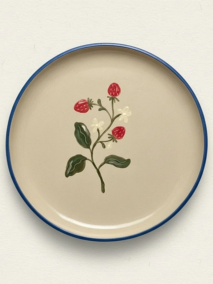 Тарелка ручной работы Йеллоускуп «Земляника», керамика, 19 см, фото 1.
