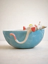 Глубокая тарелка ручной работы «Мышка с сыром», голубая, керамика, 16 см, превью фото 3