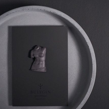 Брошь ручной работы Bulygin «Античный торс», чёрная, фарфор, фото 3.