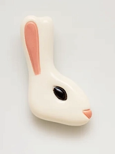 Брошь ручной работы Екатерина Юдо «Заяц», керамика