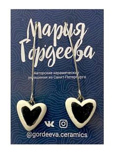 Серьги на длинной петле Сердечки, керамика, чёрно-белые