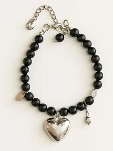 Браслет черный с камнями и сердцем