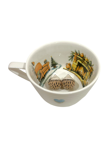 Чашка для чая ручной работы с фигуркой внутри Ёжики с синими цветами, фарфор, 250 мл, фото 2.