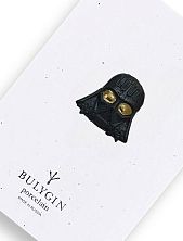 Брошь ручной работы Bulygin «Дарт Вейдер», фарфор, чёрно-золотистая