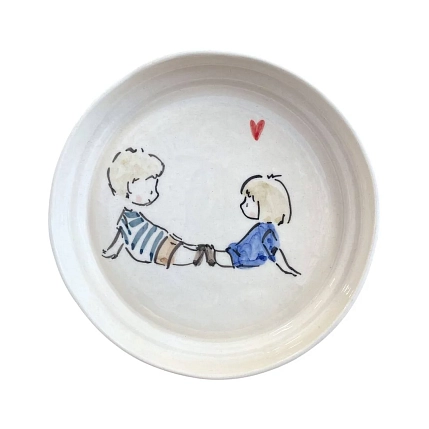 Тарелка ручной работы НАДО ЖЕ с бортиком Мальчик с девочкой, керамика, 13-14 см, фото 1.