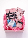 Подарочный набор на 8 марта с книгой «Обними меня крепче», маской для лица и шоколадом, превью фото 2
