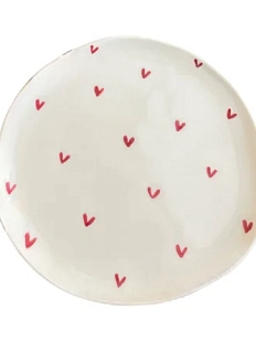 Блюдце круглое ручной работы Красные сердечки, керамика, 17 см