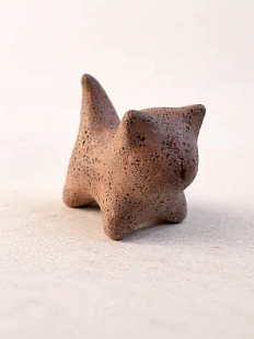 Бетонная статуэтка Легенда о розе «Котик», коричнево-красная, 5 см