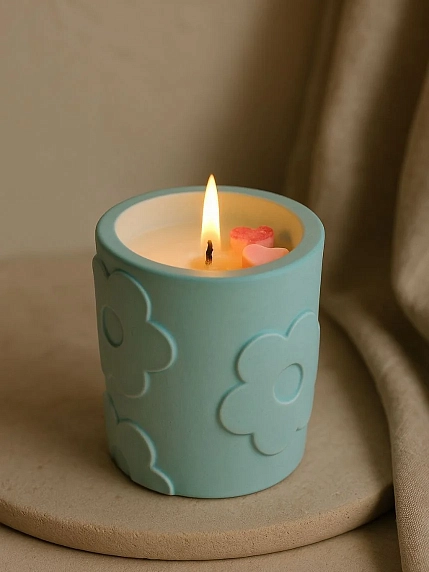 Соевая свеча «Цветочки» в стакане с ароматом груши в карамели, гипс, фото 3.