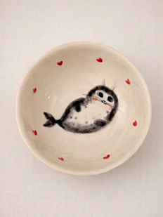 Тарелка глубокая ручной работы Ким керамика Тюлень, белая, фарфор, 12 см