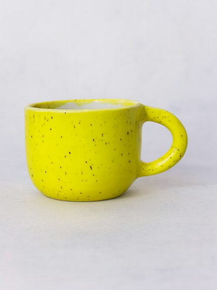 Кружка ручной работы с фигуркой внутри Бегемотик, жёлтая, керамика, 400мл, фото 2.