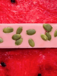 Шоколад Арбузный с тыквенными семечками 28 гр