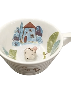 Чашка для чая ручной работы Мадам де Тюль с фигуркой внутри Ёжик с яблоком, белая, фарфор, 250 мл