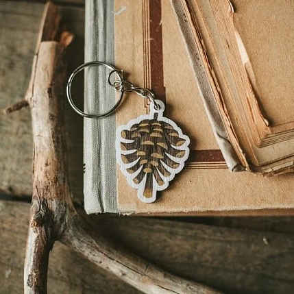 Брелок «Шишка», дерево, фото 1.