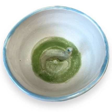 Кружка ручной работы с фигуркой динозавра внутри и надписью «Улыбкозаврр», керамика, 350 мл, фото 3.