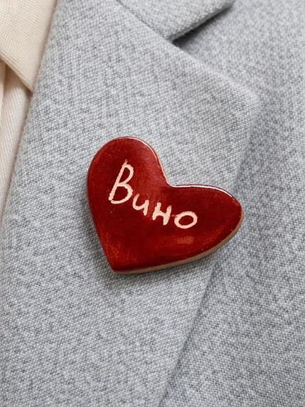 Брошь ручной работы Elizabeth Madar сердечко «Вино», красный, керамика, фото 2.