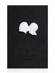 Брошь ручной работы Фарфор Булыгина «Поцелуй», белая