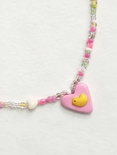 Чокер ручной работы Радость Рядом с сердечком «Цыплёнок», полимерная глина, бисер