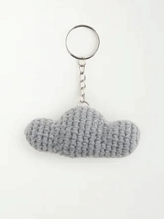Вязаный брелок «Тучка», серый