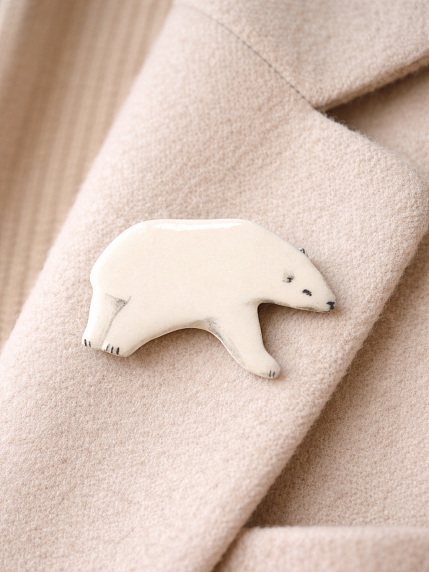 Брошь ручной работы Elizabeth Madar Белый мишка, керамика, фото 2.