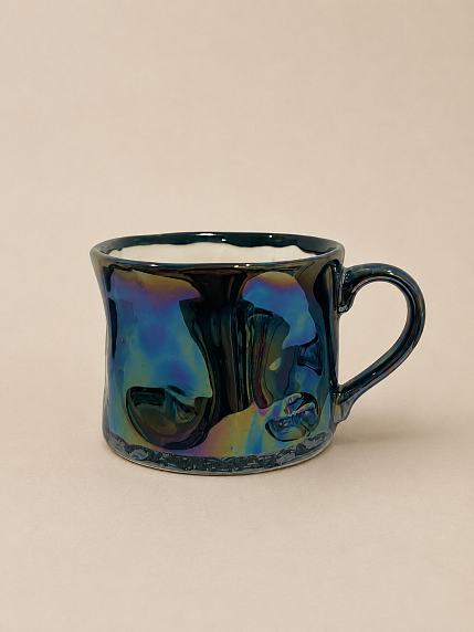 Кружка ручной работы Тата вытворяет/NF ceramics «Идеальность идёт на**й», мятая, перламутровая, керамика, 500 мл, фото 2.