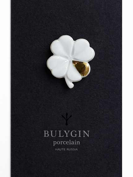 Брошь ручной работы Bulygin «Клевер», фарфор, бело-золотистая, фото 1.