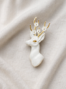 Брошь ручной работы Bulygin «Олень», фарфор, бело-золотистая, превью фото 2