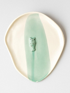 Тарелка ручной работы с фигуркой Лошадка, бело-зелёная, полуфарфор, 23 см