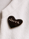 Брошь ручной работы сердечко Never, черный, керамика, превью фото 2