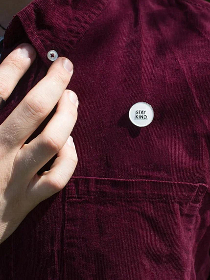 Металлический пин WAF WAF «Оставайся добрым», белый, фото 4.