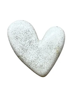 Брошь ручной работы КерамЕлКа «Пухлое сердце», патина белая, керамика