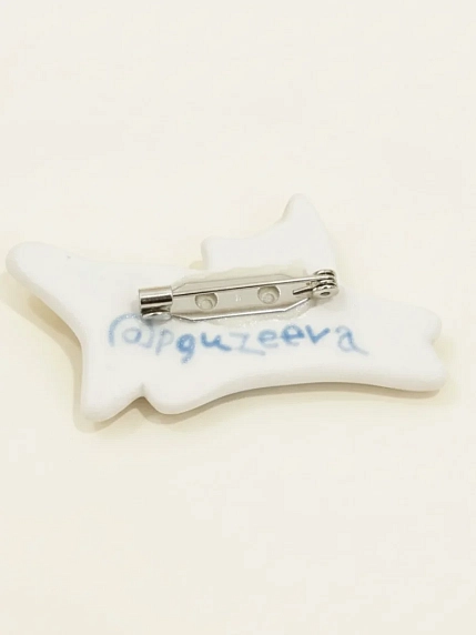 Брошь ручной работы Полина Гузеева «Котик со звёздами», синяя, фарфор, фото 3.