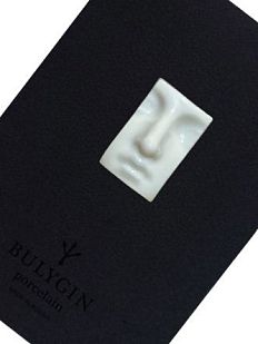 Брошь ручной работы Bulygin «Античный нос», белая, фарфор
