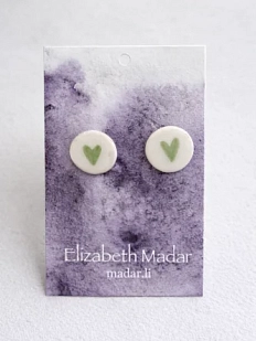 Серёжки-гвоздики Elizabeth Madar Сердечко, круглые, керамика, бело-зелёные